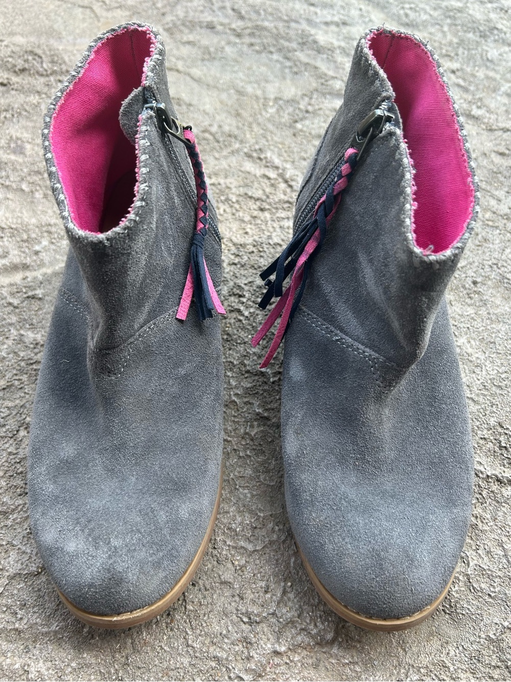 TOMS Girls 4 Leila Booties Grey Suede Ankle Boots Pink Navy tassels